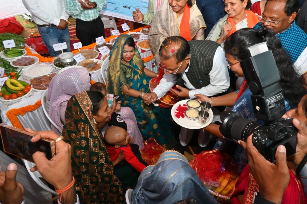 सियानजनों की सेवा से मिलता है पुण्य और आशीर्वाद: मुख्यमंत्री श्री विष्णु देव साय