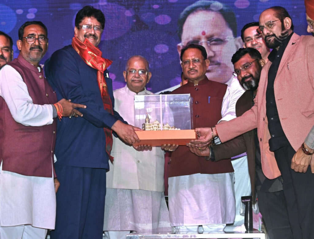 रायपुर : मुख्यमंत्री छत्तीसगढ़ सीमेंट ट्रांसपोर्ट वेलफेयर एसोसिएशन द्वारा आयोजित दीपावली मिलन समारोह में हुए शामिल…