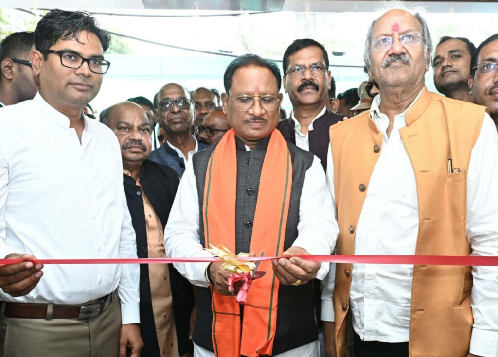 रायपुर : मुख्यमंत्री श्री विष्णुदेव साय ने काशी स्पाइन हॉस्पिटल का किया लोकार्पण