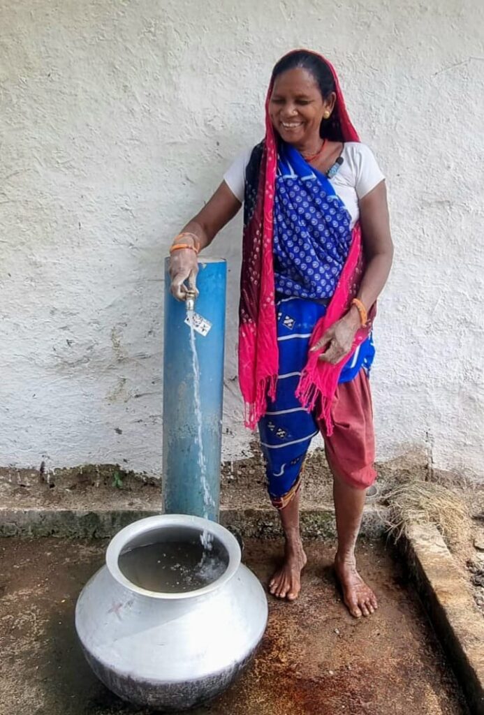 रायपुर : हर घर जल से समृद्ध हुआ पचराही : विशेष पिछड़ी जनजाति बैगा आदिवासी बहुल दूरस्थ गांव में हर घर पहुंच रहा नल से पेयजल