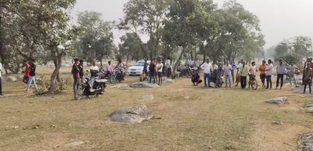 प्रेमिका से मिलने गए युवक की उसके परिजनों ने की हत्या…फिर लाश जंगल में फेंकी..