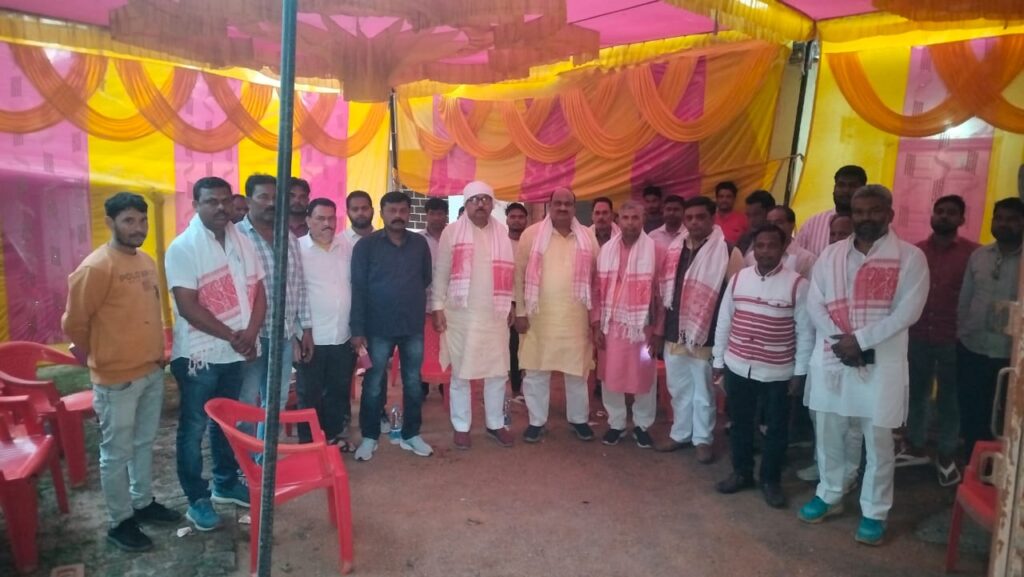 चतरा लोकसभा पर्यवेक्षक जयसिंह अग्रवाल ने कार्यकर्ताओं की ली बैठक…इंडिया गठबंधन के अधिकृत प्रत्याशी को जीत दिलाने किया कार्यकर्ताओं से आव्हान…