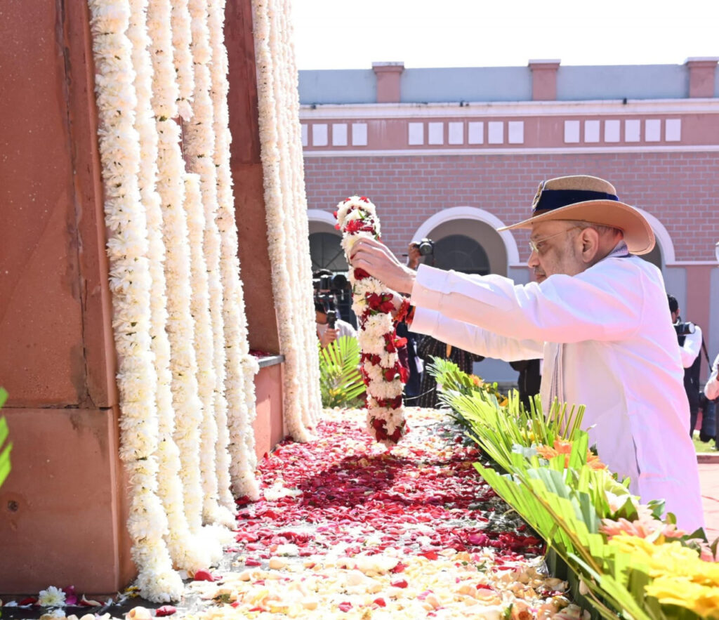 रायपुर : केंद्रीय गृह मंत्री श्री अमित शाह ने शहीद जवानों को दी श्रद्धांजलि