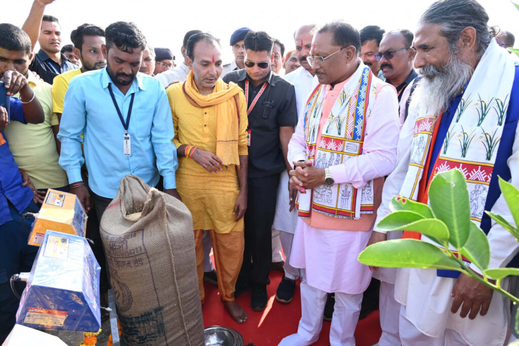पहले होना पड़ता था परेशान, अब धान बेचना हुआ आसान, उपार्जन केंद्रो में कुर्सी, छांव,शौचालय सहित उपलब्ध है पानी..