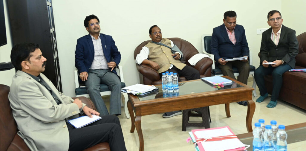 रायपुर : एकलव्य विद्यालय के राष्ट्रीय खेलों की मेजबानी छत्तीसगढ़ के लिए गौरव की बात : मंत्री श्री राम विचार नेताम