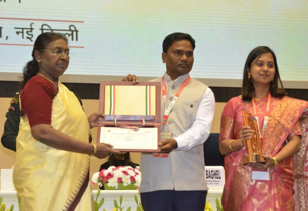 रायपुर : नई दिल्ली के विज्ञान भवन में हरदीभाटा ग्राम पंचायत को मिला राष्ट्रीय पंचायत पुरस्कार – 2024