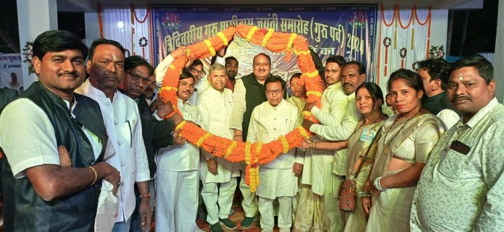 गुरू घासीदास की 268 वीं जयंती समारोह में पूर्व मंत्री जयर्सिंह अग्रवाल बतौर अतिविशिष्ट अतिथि के रूप में हुए शामिल…