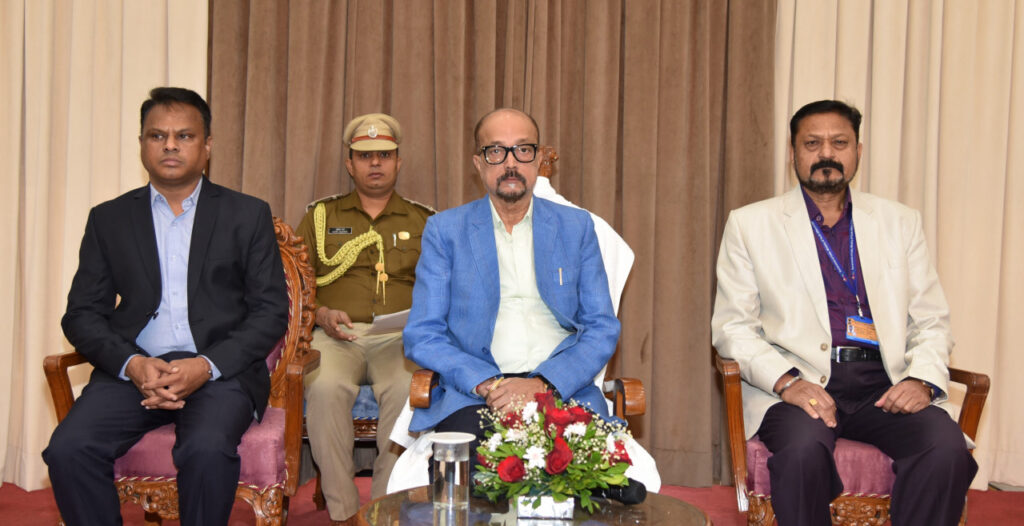 रायपुर : जम्मू कश्मीर में अमन एवं शांति के लिए कार्य करें युवा – राज्यपाल श्री रमेन डेका