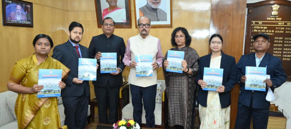 रायपुर : राज्यपाल श्री डेका को लोक सेवा आयोग की कार्यवाहक अध्यक्ष सुश्री शांडिल्य ने वार्षिक प्रतिवेदन सौंपा