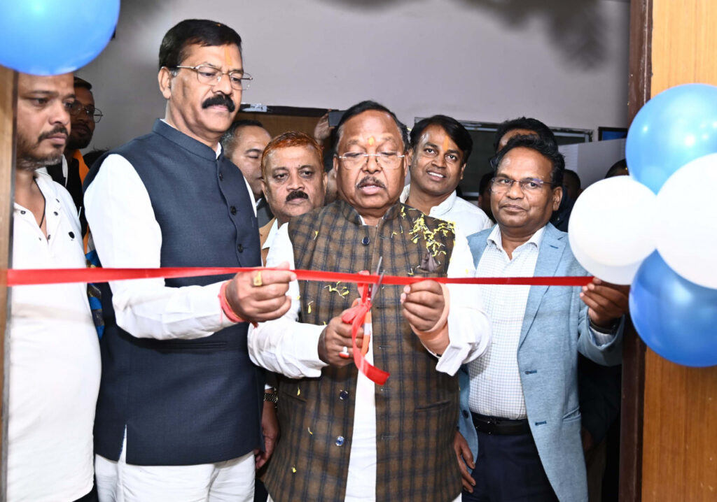रायपुर : बेहतर भविष्य के निर्माण के लिए एकाग्रता और कठिन परिश्रम जरूरी: मंत्री श्री रामविचार नेताम