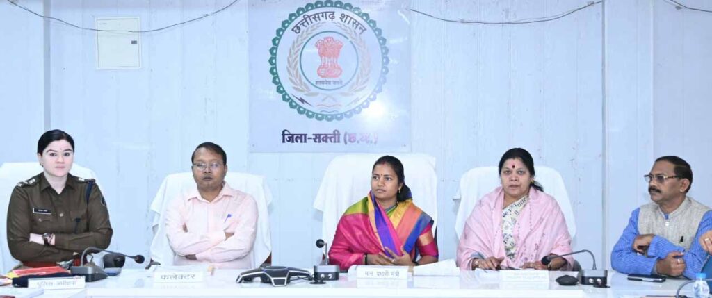 रायपुर : मंत्री श्रीमती राजवाड़े ने सक्ती जिले में ली समीक्षा बैठक