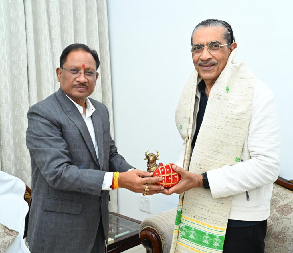 रायपुर : मुख्यमंत्री श्री विष्णु देव साय से सुप्रसिद्ध फिल्म निर्माता एवं निर्देशक श्री प्रकाश झा ने की सौजन्य मुलाकात