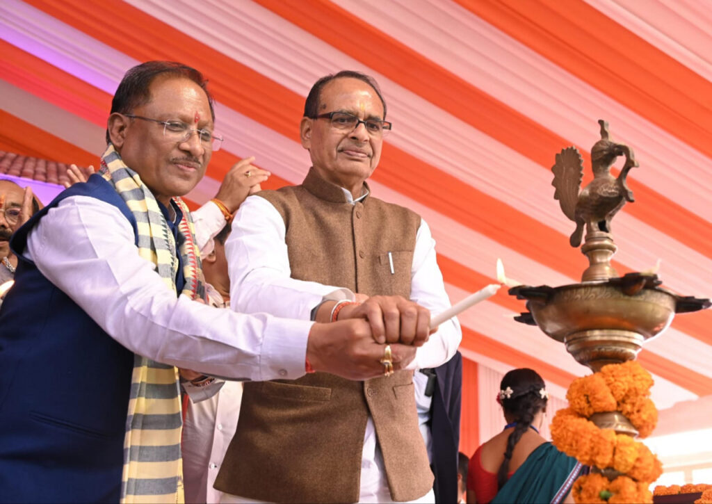 रायपुर : डबल इंजन की सरकार पूरी प्रतिबद्धता के साथ प्रदेश की तस्वीर और तकदीर बदलने के लिए कर रही है काम : श्री शिवराज सिंह चौहान