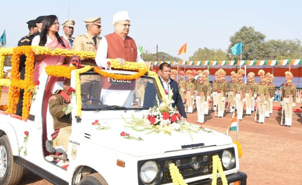 रायपुर : भारतीय गणंत्रत की यात्रा में हमने उन्नत विकसित प्रजातंत्र का अनुपम उदाहरण प्रस्तुत किया है-डॉ. रमन सिंह