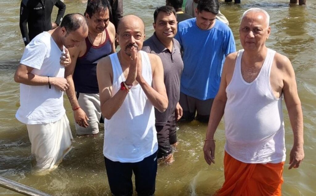 रायपुर : राज्यपाल श्री डेका ने महाकुंभ के अवसर पर त्रिवेणी संगम में किया स्नान
