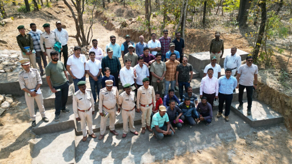 रायपुर : आईएफएस अधिकारियों की टीम ने धमतरी में मृदा संरक्षण और आजीविका पहल का किया अध्ययन