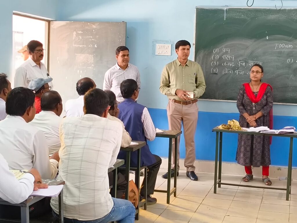 सीईओ ने त्रिस्तरीय पंचायत चुनाव के प्रशिक्षण का किया निरीक्षण