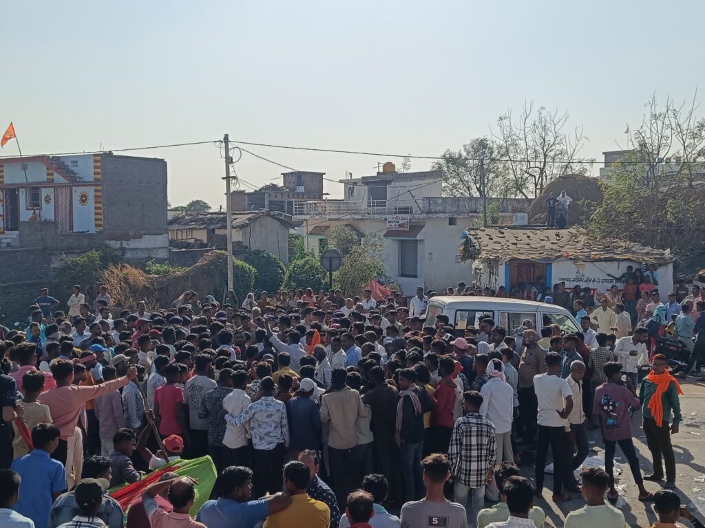 सड़क हादसे में 18 वर्षीय छात्रा की मौत: स्कूल से घर लौटते समय ट्रक ने छात्रा की साइकिल को मारी टक्कर…