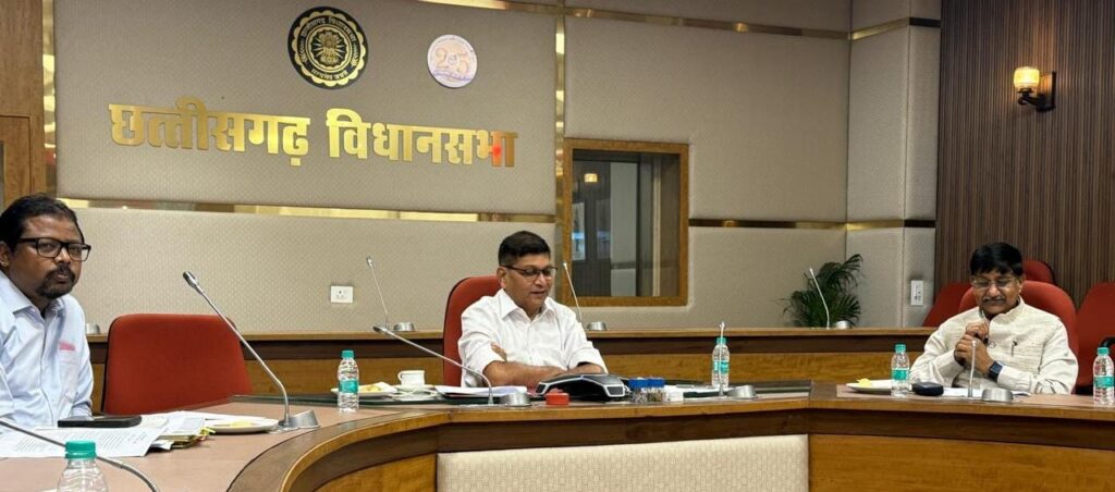 मुख्य सचिव श्री अमिताभ जैन ने सड़क पर जन्मदिन मनाने और सार्वजनिक यातायात को बाधित करने वालों पर कड़ी कार्यवाही करने के दिए निर्देश