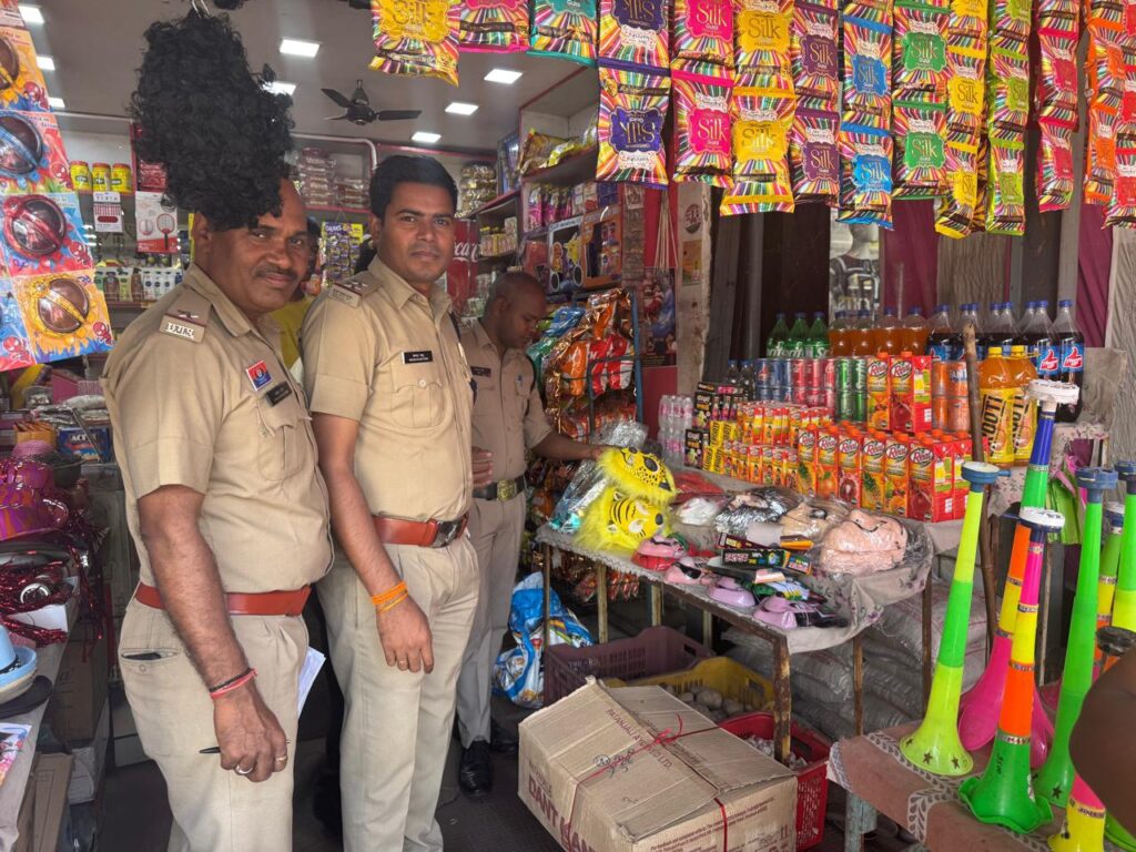 कोरबा : 30 दुकानों से 3000 से अधिक मुखौटे जब्त…होली से पहले पुलिस ने की कार्रवाई…