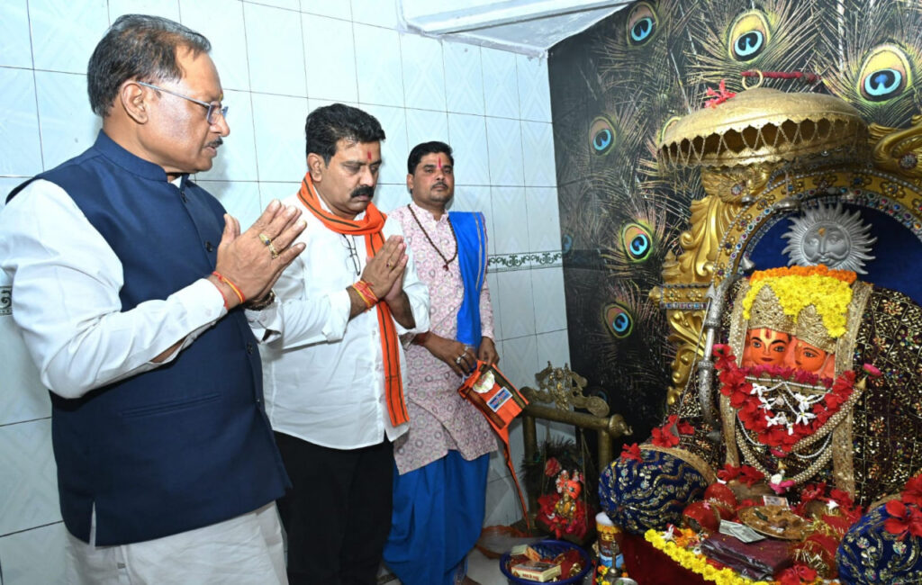 रायपुर : मुख्यमंत्री श्री विष्णु देव साय ने माता कौशल्या की पूजा-अर्चना कर प्रदेशवासियों की सुख-समृद्धि की कामना की