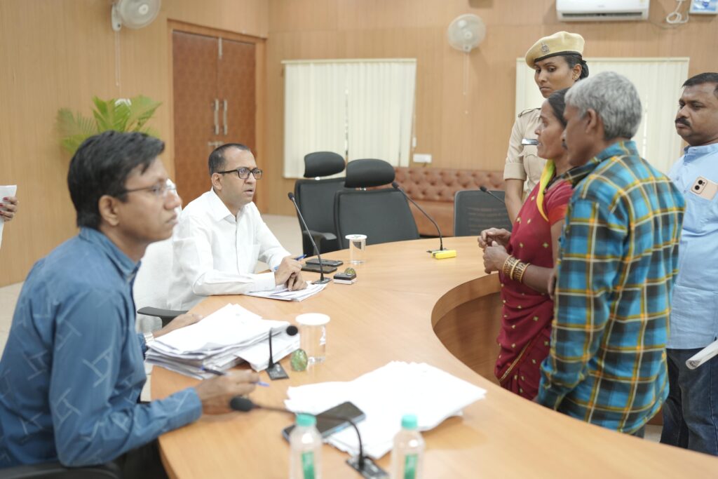 जनदर्शन में सुनी गई आम लोगो की शिकायत, जनदर्शन में कुल 119 आवेदन प्राप्त