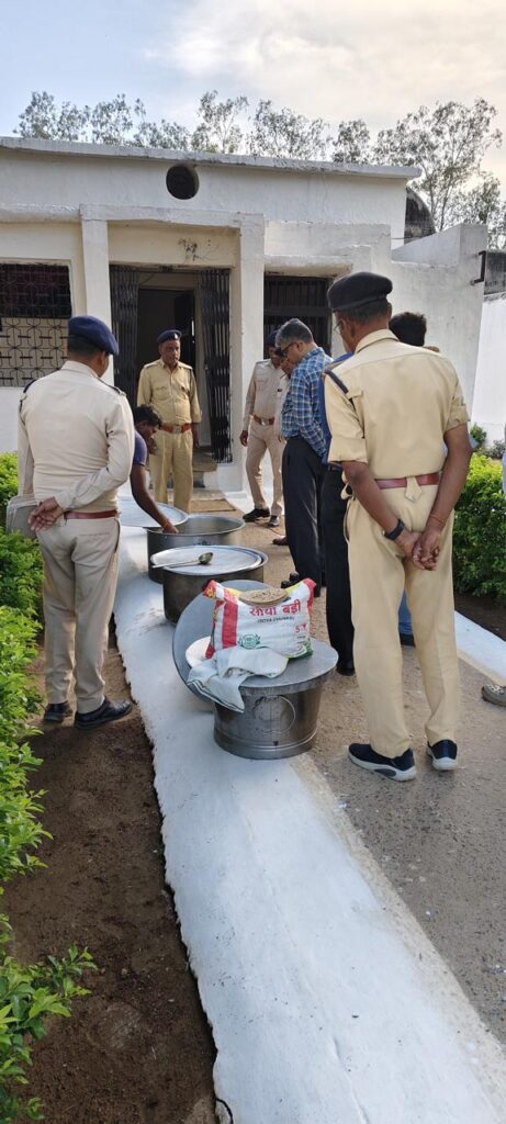 प्रधान जिला एवं सत्र न्यायाधीष सत्येन्द्र कुमार साहू द्वारा किया गया उपजेल कटघोरा का निरीक्षण…