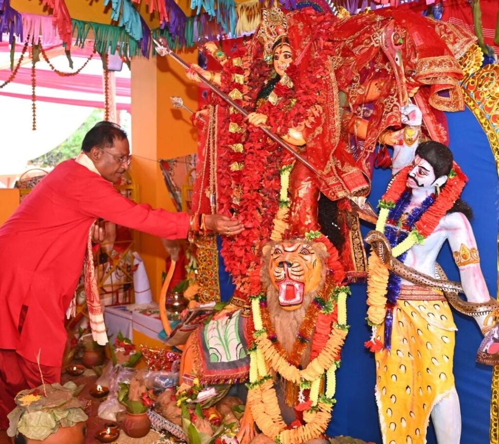 रायपुर : मुख्यमंत्री श्री विष्णु देव साय ने की मां दुर्गा की पूजा अर्चना