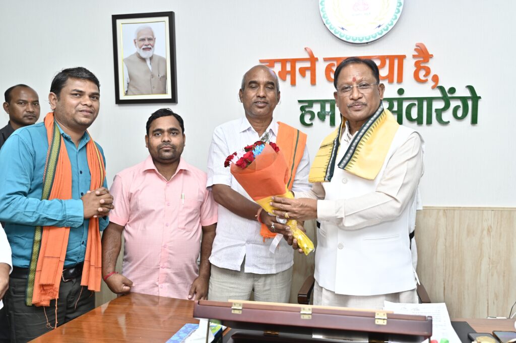 मुख्यमंत्री श्री विष्णुदेव साय से निगम-मंडल के नवनियुक्त अध्यक्षों ने की सौजन्य भेंट…