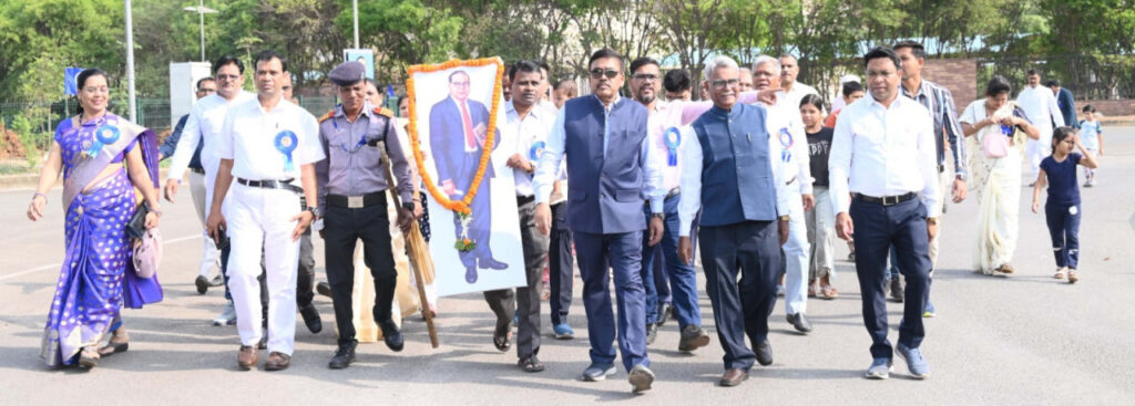 रायपुर : डॉ. भीमराव अंबेडकर जयंती पर नवा रायपुर में अम्बेडकर चौक पर उमड़ा जनसैलाब