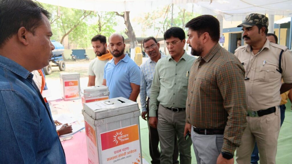 आयुक्त पहुंचे दर्री व बालको के शिविरों में, किया निरीक्षण…नागरिकों से आवेदन लेने की प्रक्रिया के त्रुटिरहित संचालन सुनिश्चित किए जाने के दिए निर्देश..