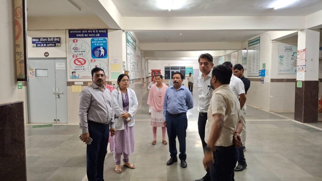 स्वास्थ्य सचिव श्री अमित कटारिया ने कटघोरा स्वास्थ्य केंद्र का किया निरीक्षण…विभिन्न वार्डो का अवलोकन कर स्वास्थ्य सुविधाओं की ली जानकारी…चिकित्सालयों में नेक्स्ट जेन ई हॉस्पिटलको सुचारू रूप से संचालित करने के दिए निर्देश.