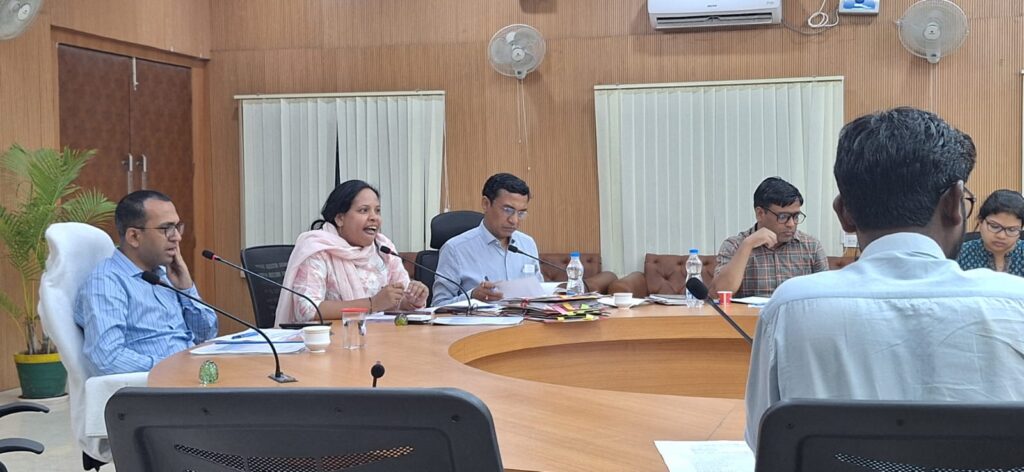गोपनीयता और पारदर्शिता का सम्पूर्ण ध्यान रखकर भर्ती की प्रक्रिया पूरी हो कलेक्टर