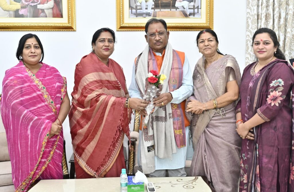 रायपुर : मुख्यमंत्री श्री विष्णुदेव साय से नवनियुक्त निगम-मंडल अध्यक्षों ने की सौजन्य भेंट