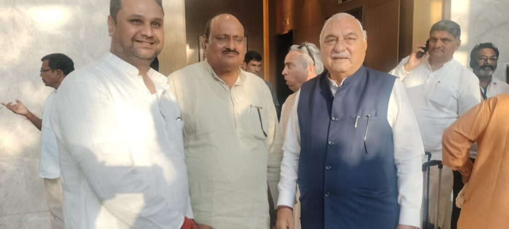 कांग्रेस के 84वें अधिवेशन में पूर्व मंत्री जयसिंह अग्रवाल एवं पूर्व महापौर राजकिशोर प्रसाद हुए शामिल…