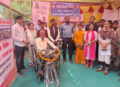 रायपुर : भारत नेताम को सुशासन तिहार में मिली ट्राईसाइकिल