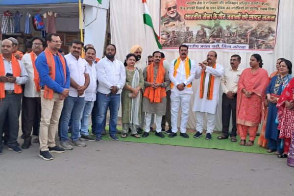 ऑपरेशन सिंदूर की विजय पर ट्रांसपोर्ट नगर चौक गूंजा ‘जय हिंद’, भाजपा कार्यकर्ताओं ने आतिशबाज़ी कर मनाया जश्न, वीर जवानों को किया नमन”