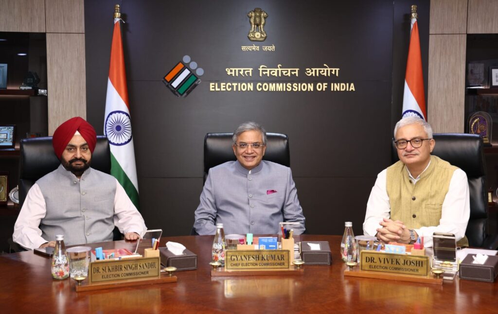 मुख्य निर्वाचन आयुक्त एवं निर्वाचन आयुक्तगण ने आप के राष्ट्रीय संयोजक से की मुलाकात..