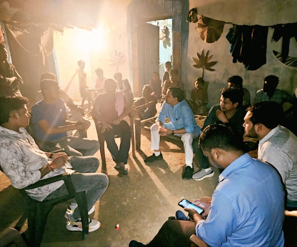 वार्ड क्रमांक 18 कोहड़िया अंतर्गत जोगियाडेरा में आकाशीय बिजली गिरने से महिला की मौत, पार्षद नरेंद्र देवांगन जी ने पहुंचकर जताया शोक