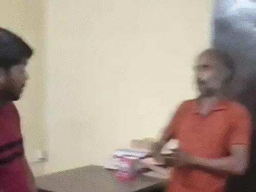 डीजल चोरी के आरोप मे भारत मामला प्रोजेक्ट के ठेकेदार ने वाहन चालक को पीटा, थूककर चटवाया…