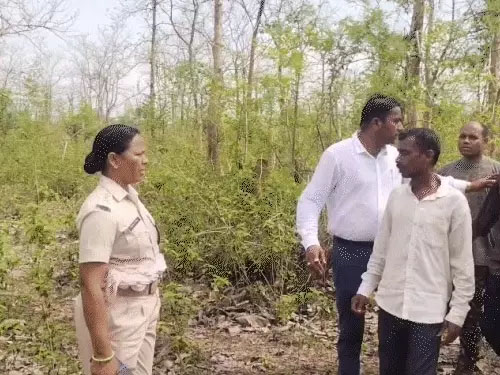 पत्नी से अवैध संबंध के चलते मुंहबोले भांजे की हत्या: पड़ोसी भांजे को अपनी पत्नी के साथ संबंध बनाते देख भड़का पति…युवक का टॉवेल से गला घोंटने के बाद लाश और बाइक को लगा दी आग..
