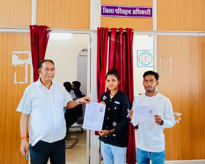 रायपुर : सुशासन तिहार – 2025 : लर्निंग लाईसेंस मिलने पर विमला वंडो के चेहरे पर आई मुस्कान