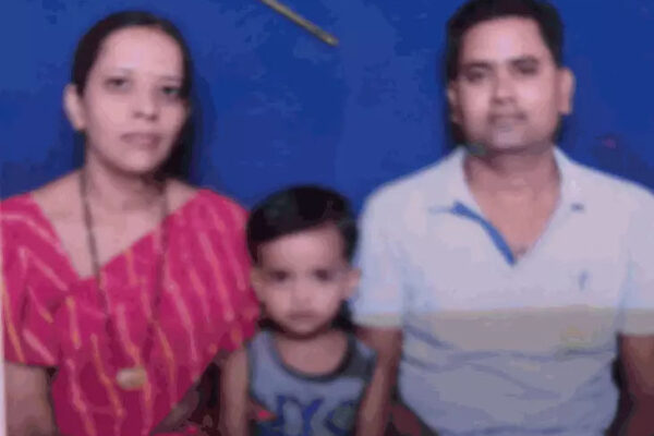 सरकारी क्वॉर्टर में पति, पत्नी और बच्चों के मिले शव: पत्नी-बच्चों को जहर दिया और फांसी पर लटका कर्मचारी..