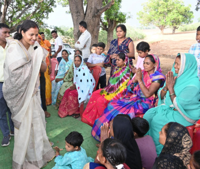 रायपुर : सुशासन तिहार: ग्रामीण अंचलों में वित्तीय सेवाओं की पहुंच बढ़ाना सरकार की प्राथमिकता: मंत्री श्रीमती राजवाड़े