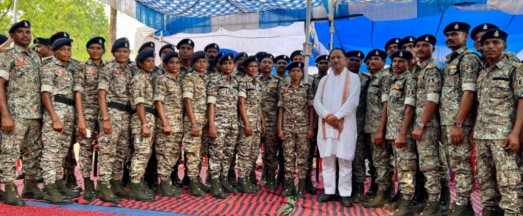 रायपुर : गलगम पहुंचे मुख्यमंत्री श्री विष्णु देव साय, जवानों का हौसला बढ़ाया…