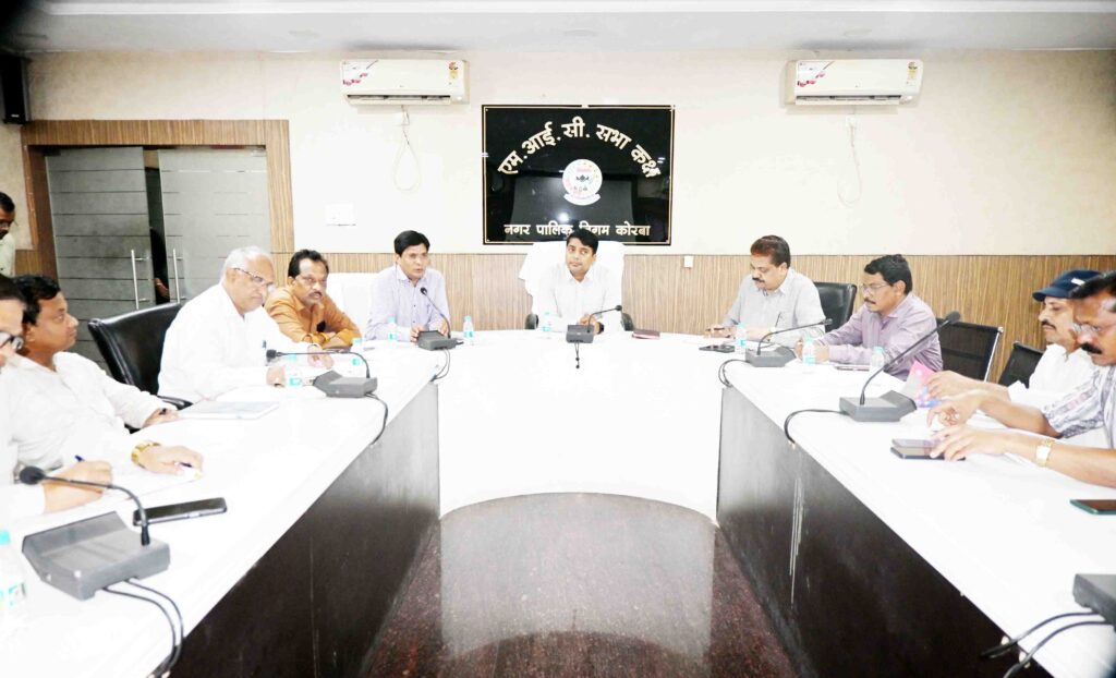 प्रशिक्षण कार्यक्रम से लौटते ही जनसमस्याओं की सुध ली आयुक्त ने…आमजन की समस्याओं व समयसीमा के प्रकरणों के निराकरण हेतु तत्काल प्रभावी कार्यवाही सुनिश्चित करने के अधिकारियों को दिए निर्देश..