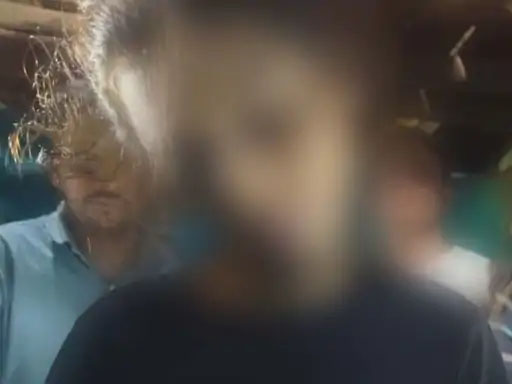 युवती ने चुनरी का फंदा बनाया और लगा ली फांसी…12वी में कम नंबर से पास होने के बाद रहती थी उदास..