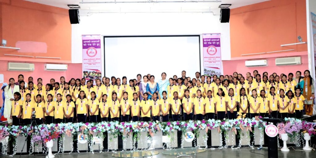 बालिकाओं को प्रशासनिक प्रेरणा: नायब तहसीलदार जनकी कथले ने साझा किया अपना संघर्षपूर्ण सफर