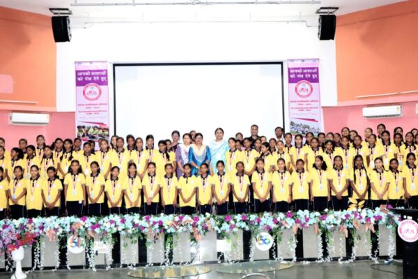 बालिकाओं को प्रशासनिक प्रेरणा: नायब तहसीलदार जनकी कथले ने साझा किया अपना संघर्षपूर्ण सफर