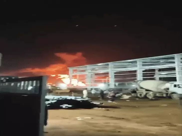 फैक्ट्री में लगी भीषण आग, जिंदा जलने से मजदूर की मौत… 3 घंटे तक जलता रहा कारखाना…